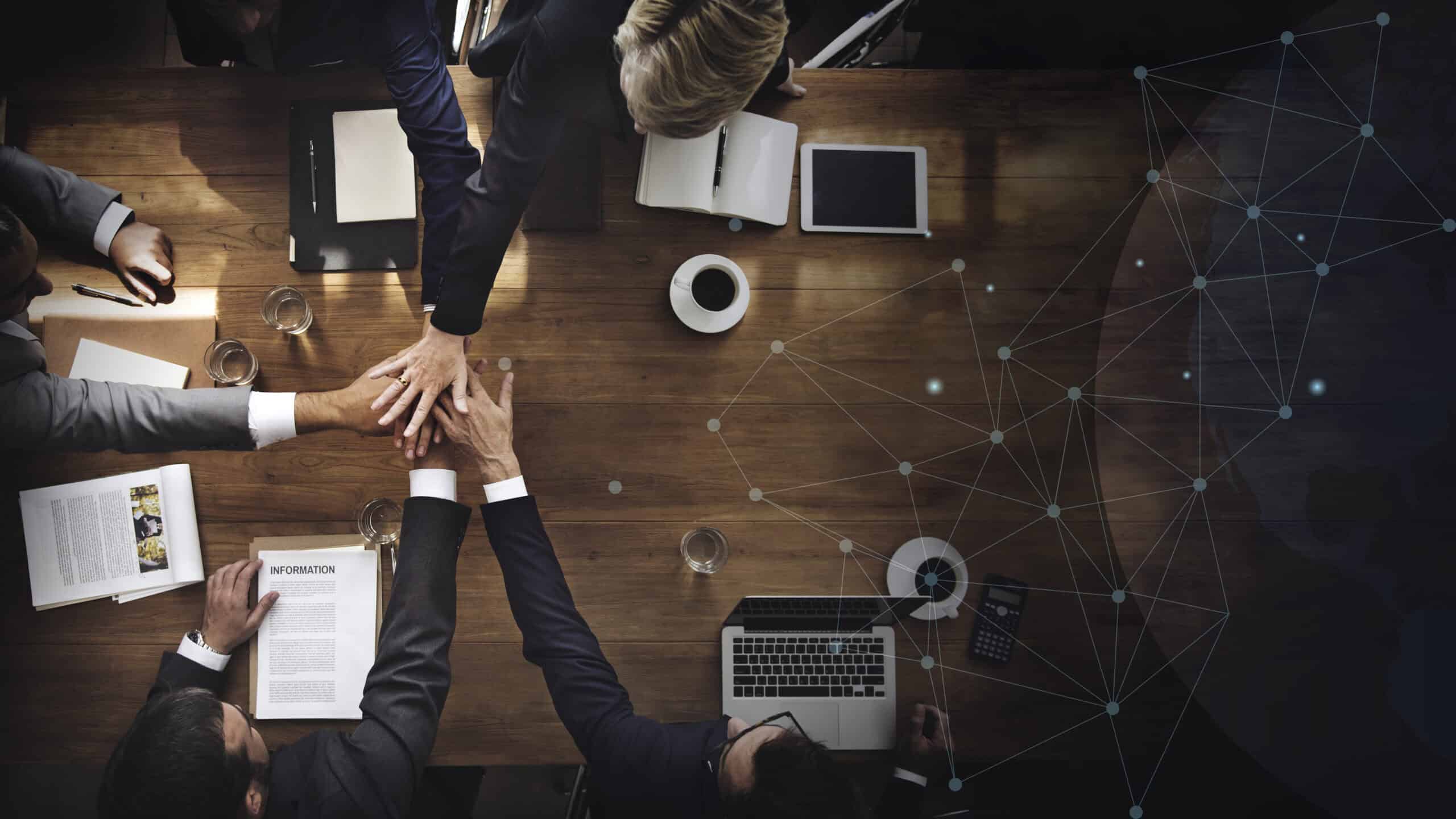 Rotinas mensais de RH e payroll: fecho de assiduidade, cálculo e declarações.